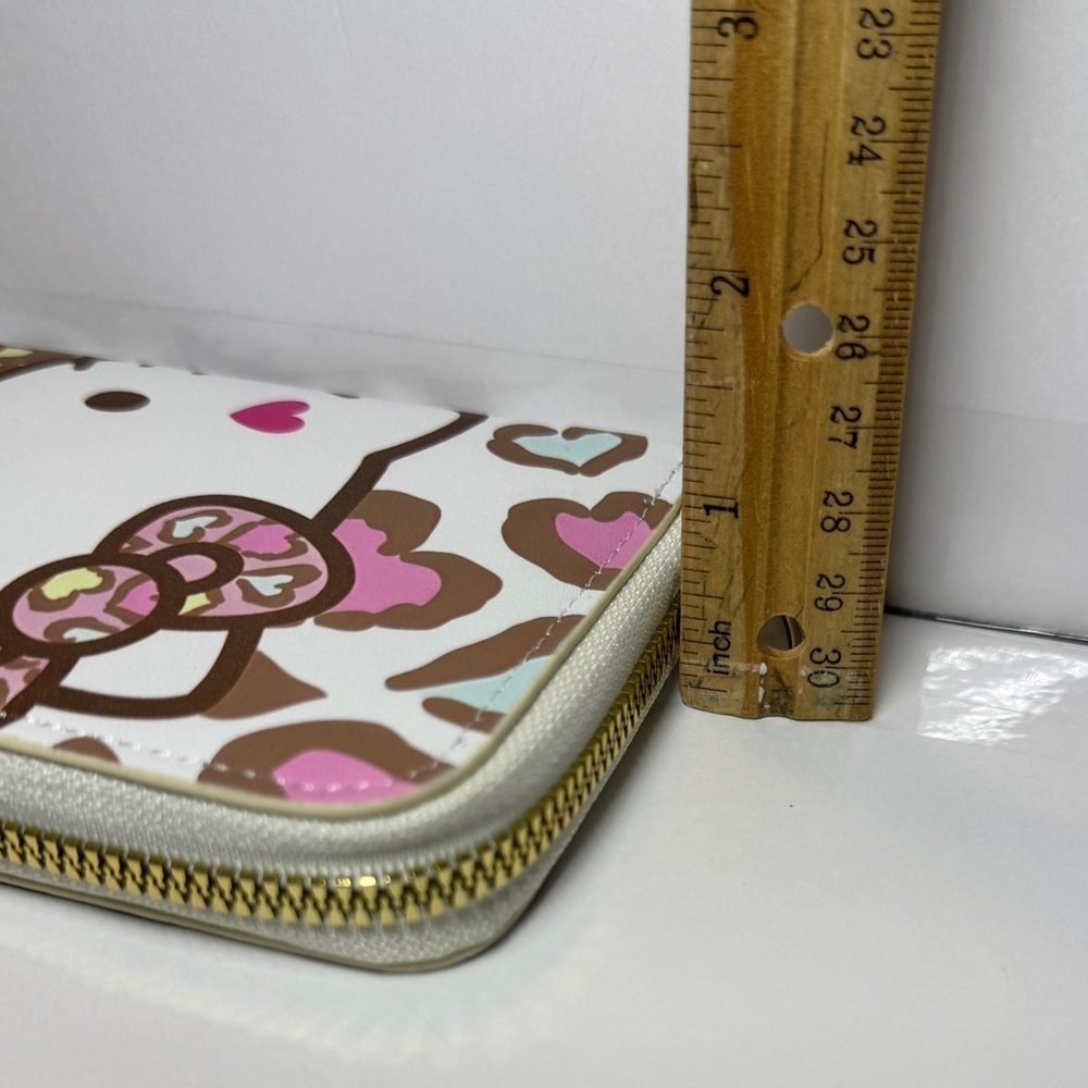 Hello Kitty Leopard Print Wallet NWT - Picture 5 of 8